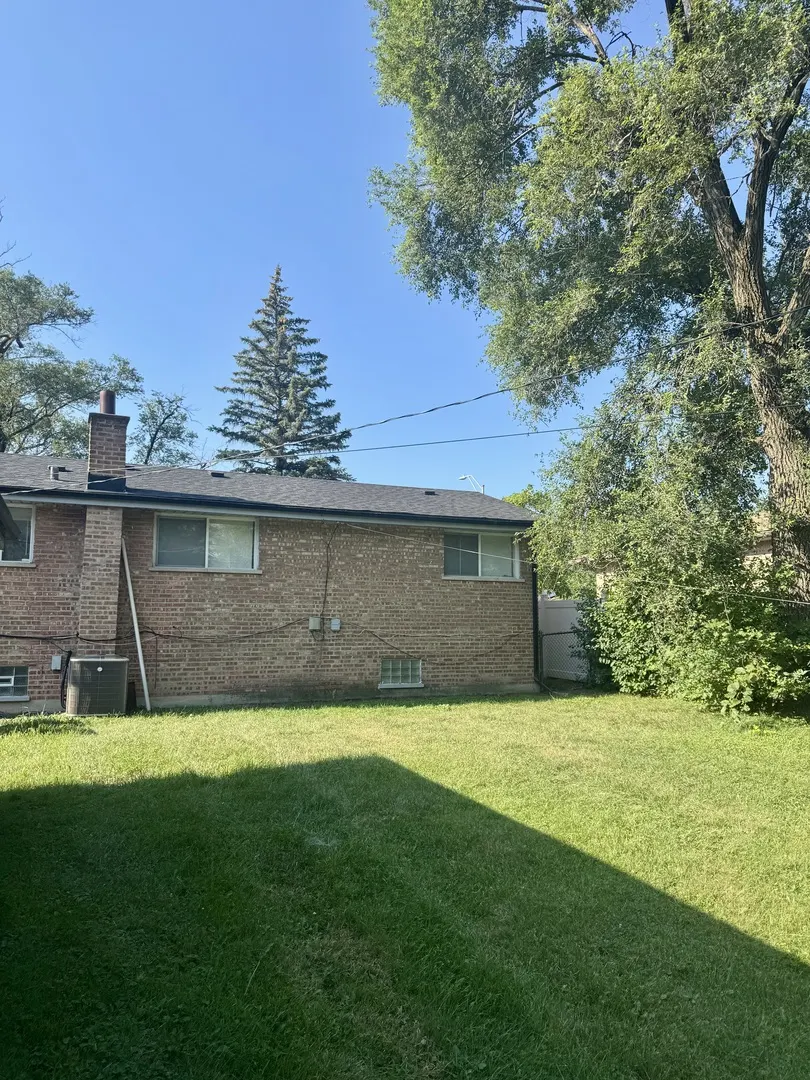 273 CHARLES Street IL