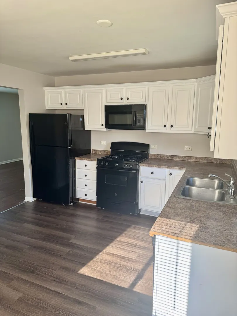 273 CHARLES Street IL