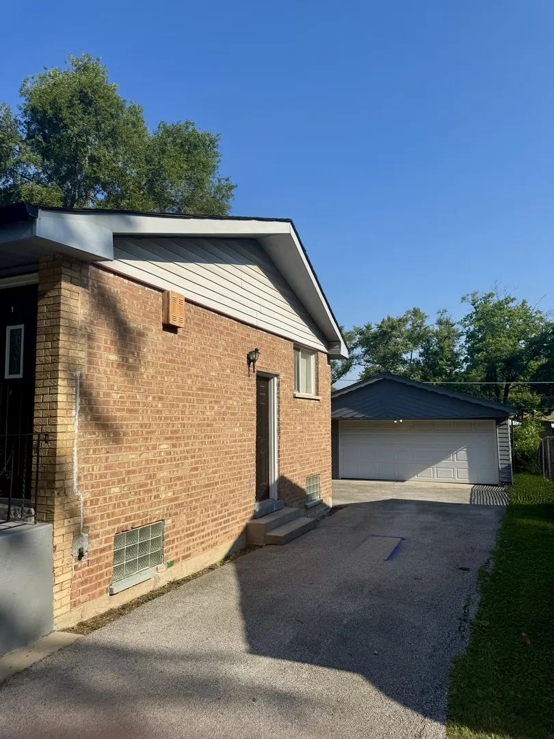 273 CHARLES Street IL