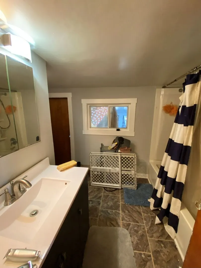 611 W Locust Street IL