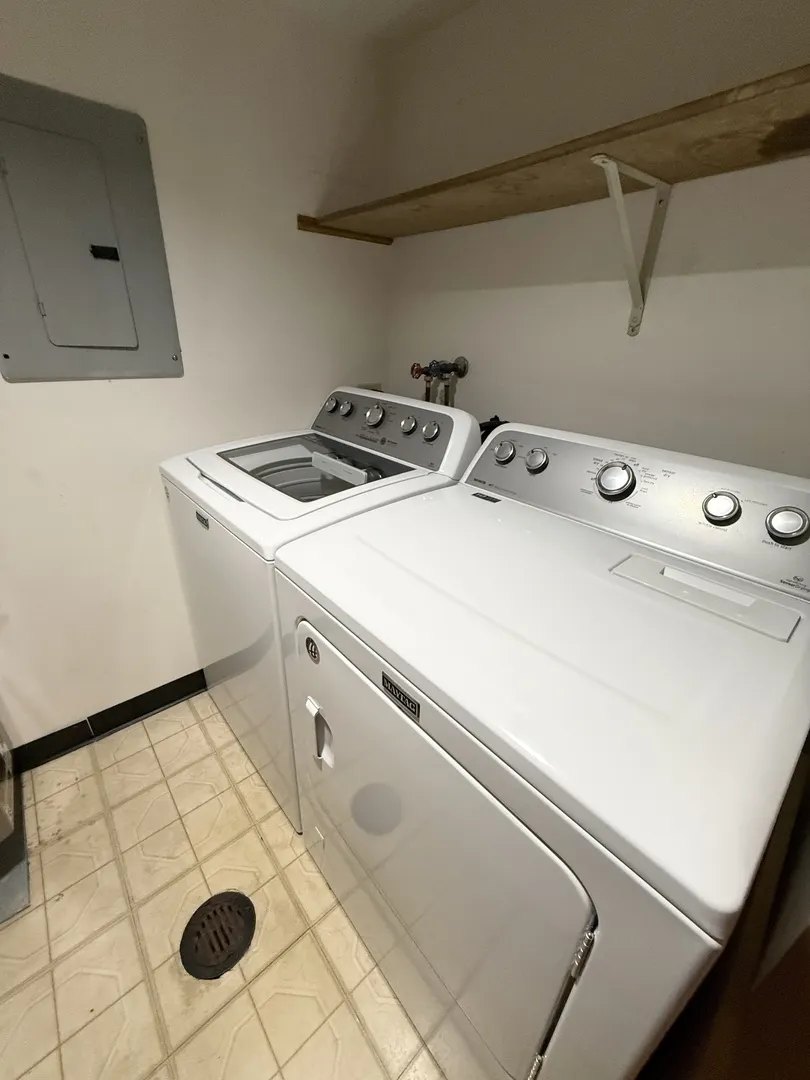 10420 Circle Drive 25B IL