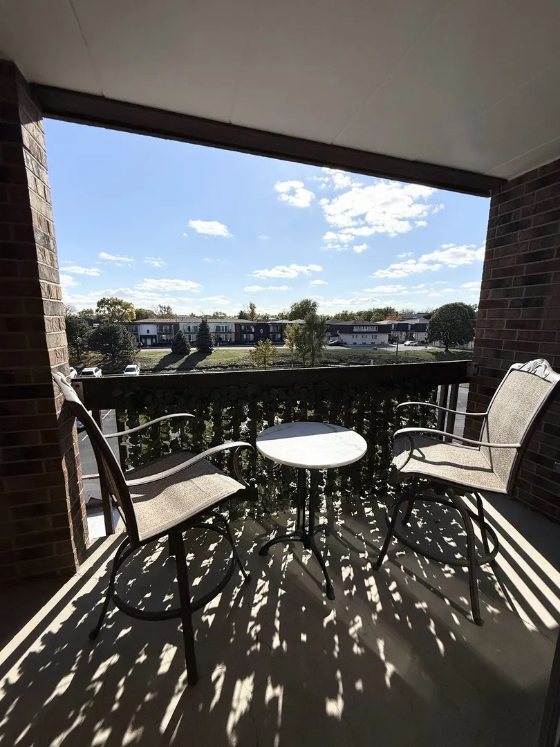 10420 Circle Drive 25B IL