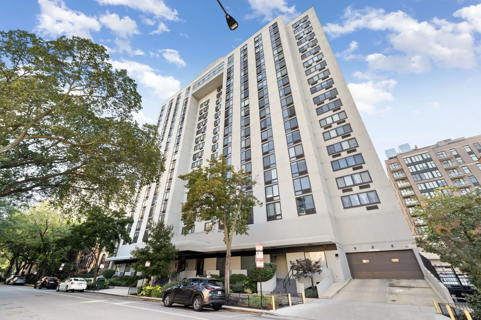 1221 N Dearborn Parkway 1601N IL