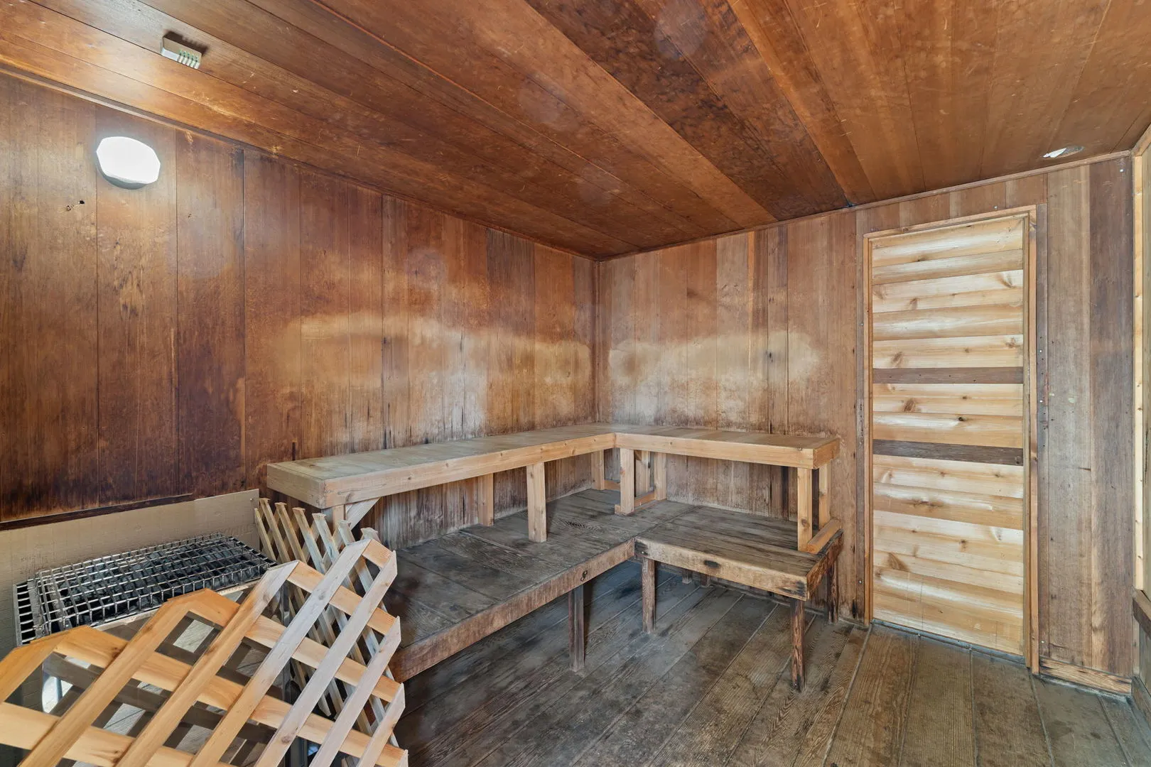 1221 N Dearborn Parkway 1601N IL