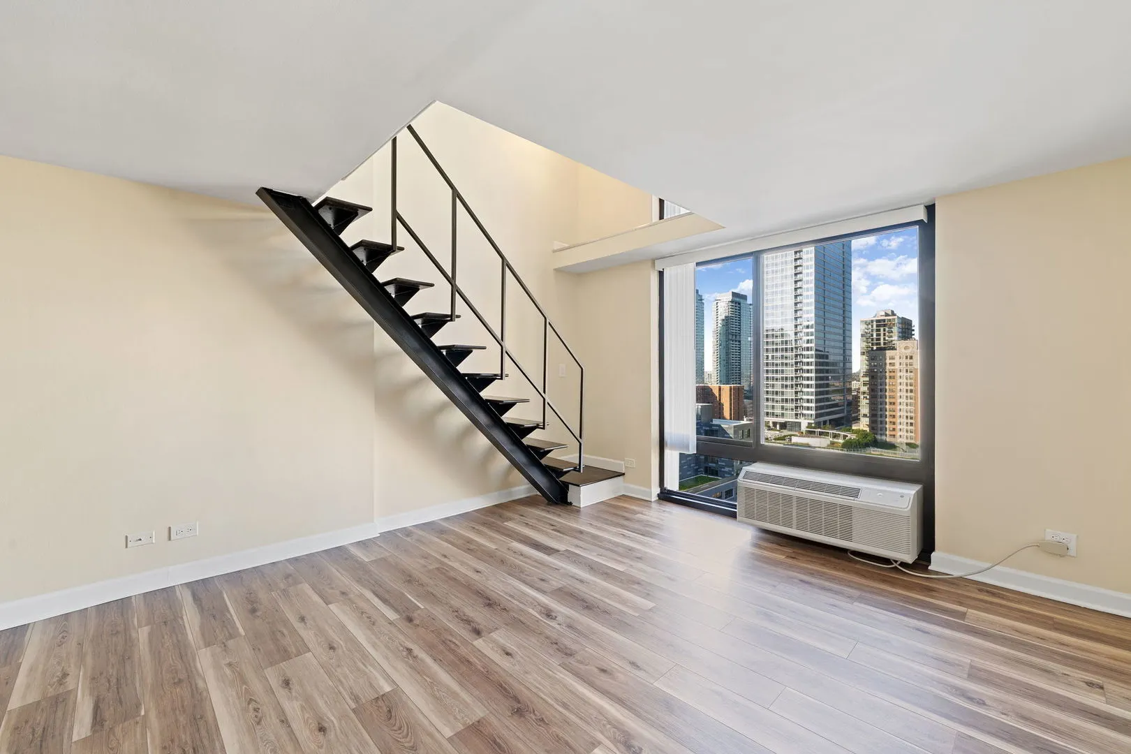 1221 N Dearborn Parkway 1601N IL