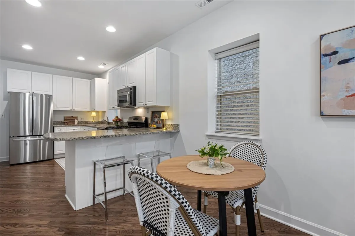 2729 N Wayne Avenue A IL