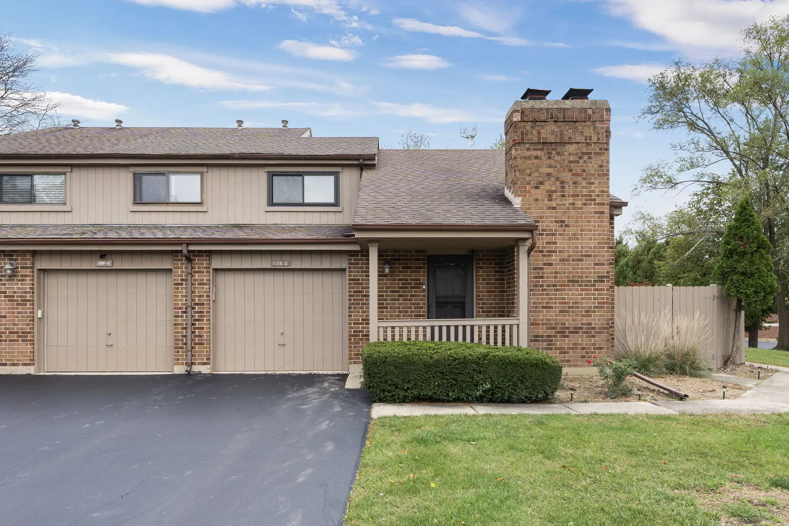 136 MOHAWK Trail D IL