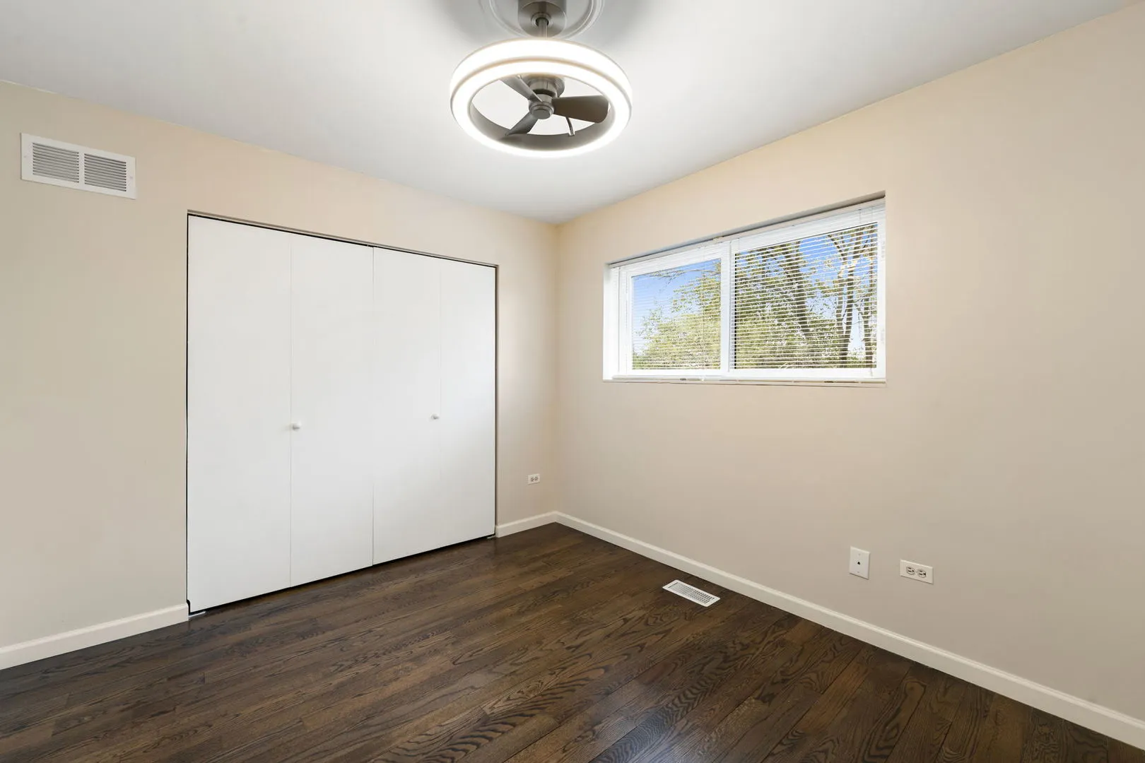 136 MOHAWK Trail D IL