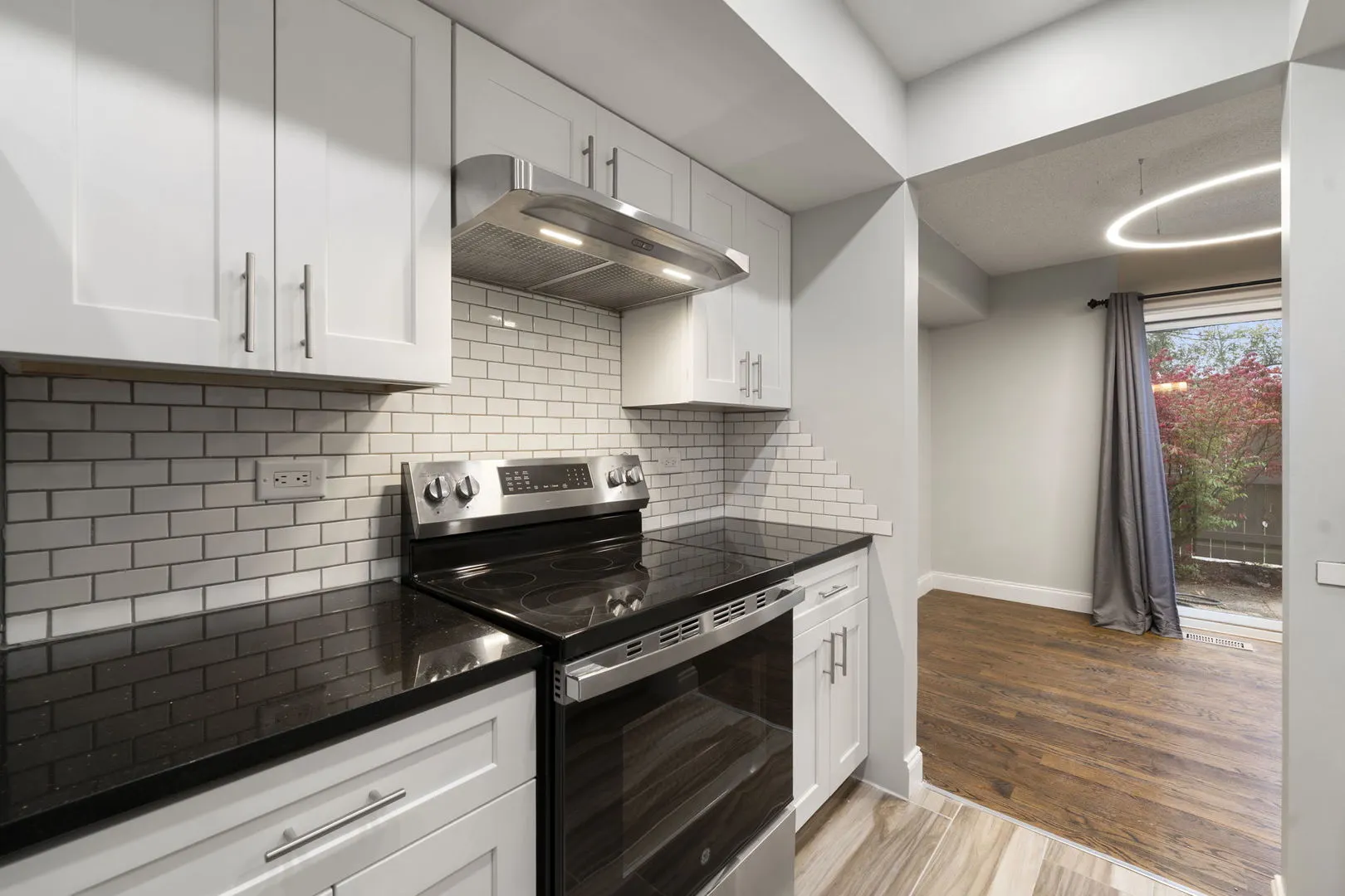 136 MOHAWK Trail D IL