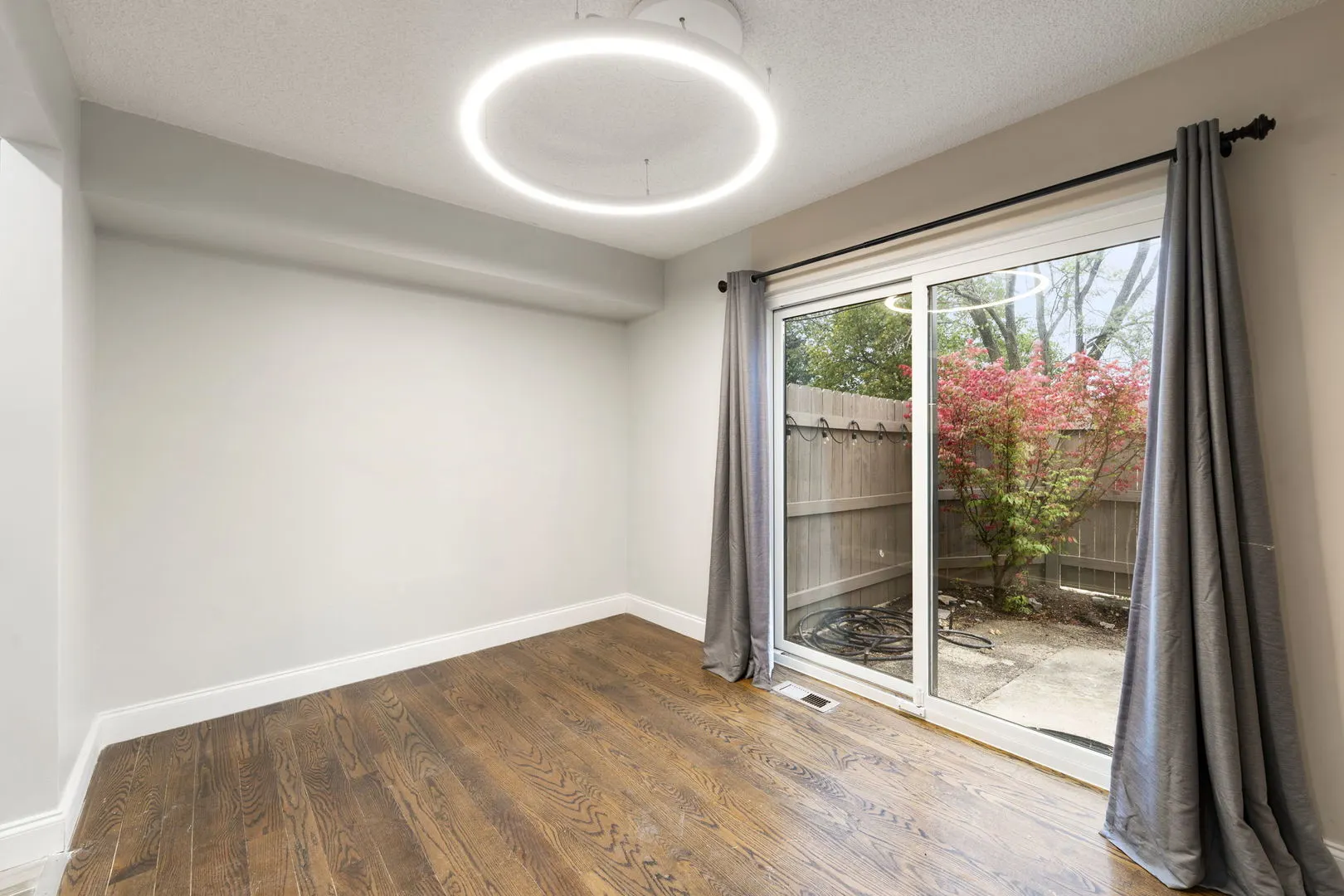 136 MOHAWK Trail D IL