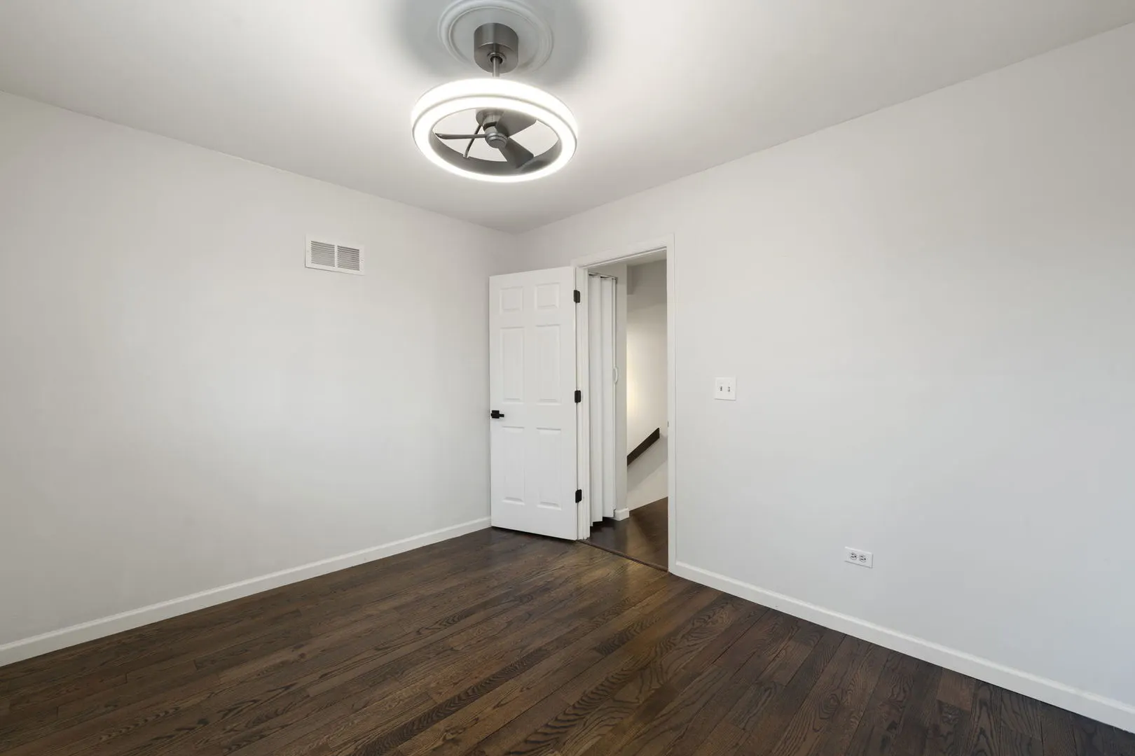 136 MOHAWK Trail D IL