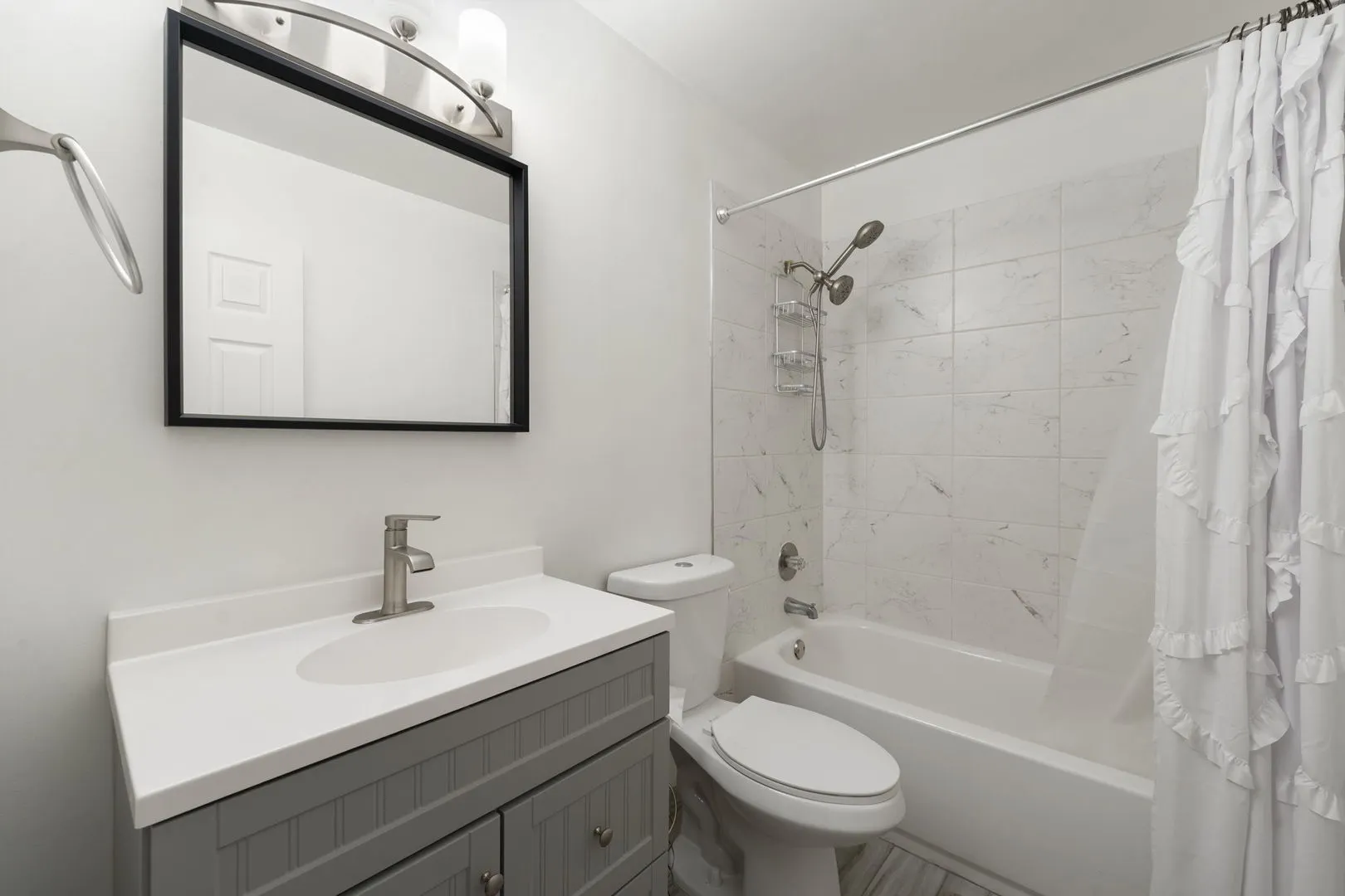 136 MOHAWK Trail D IL