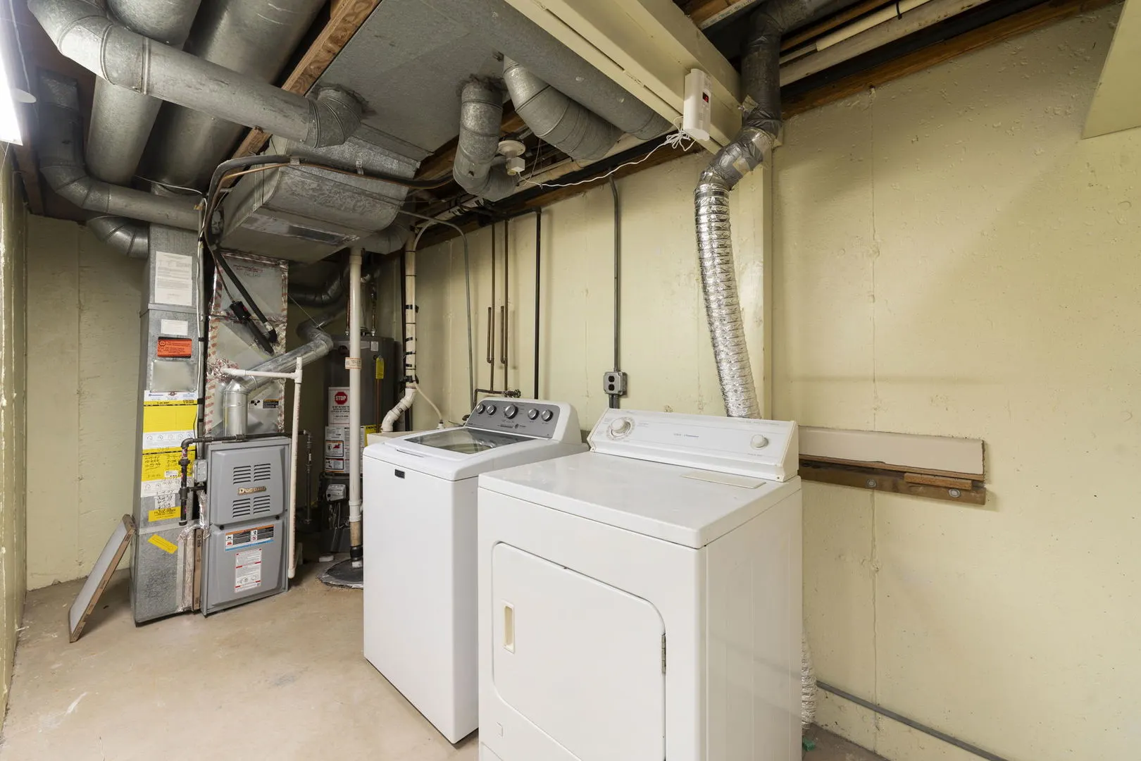 136 MOHAWK Trail D IL