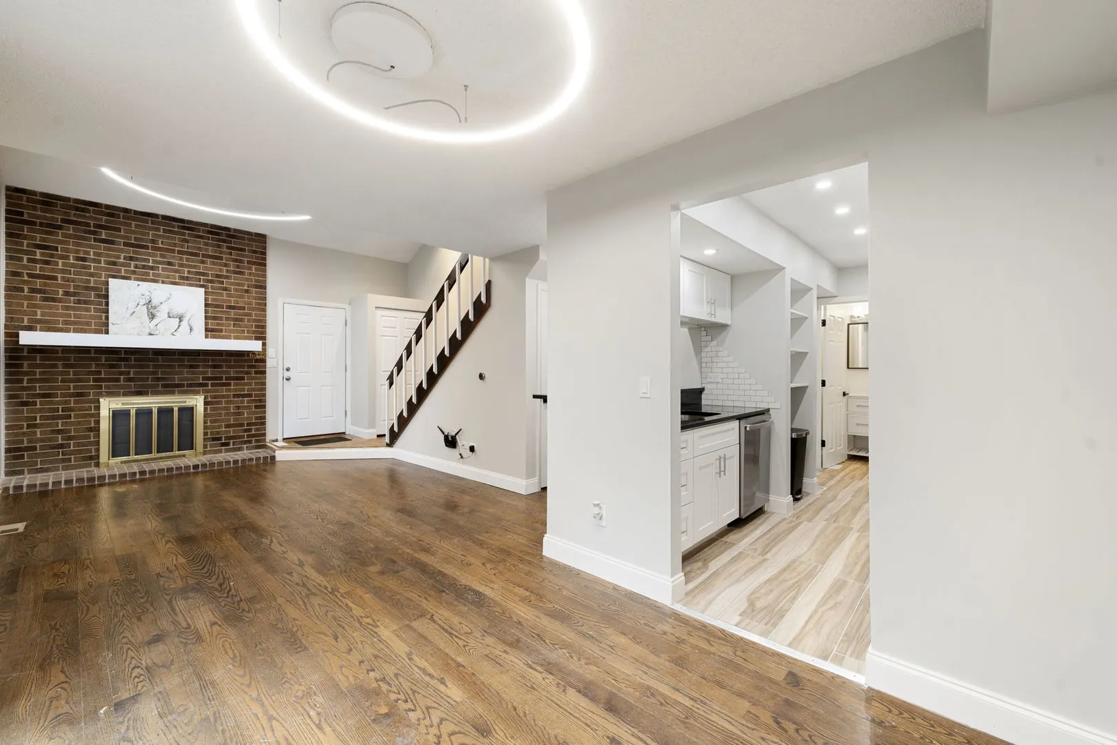 136 MOHAWK Trail D IL