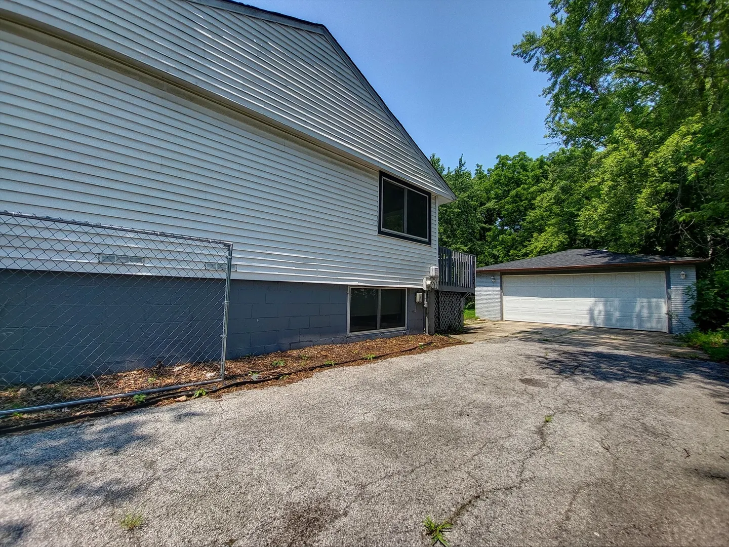 349 E Maple Drive IL