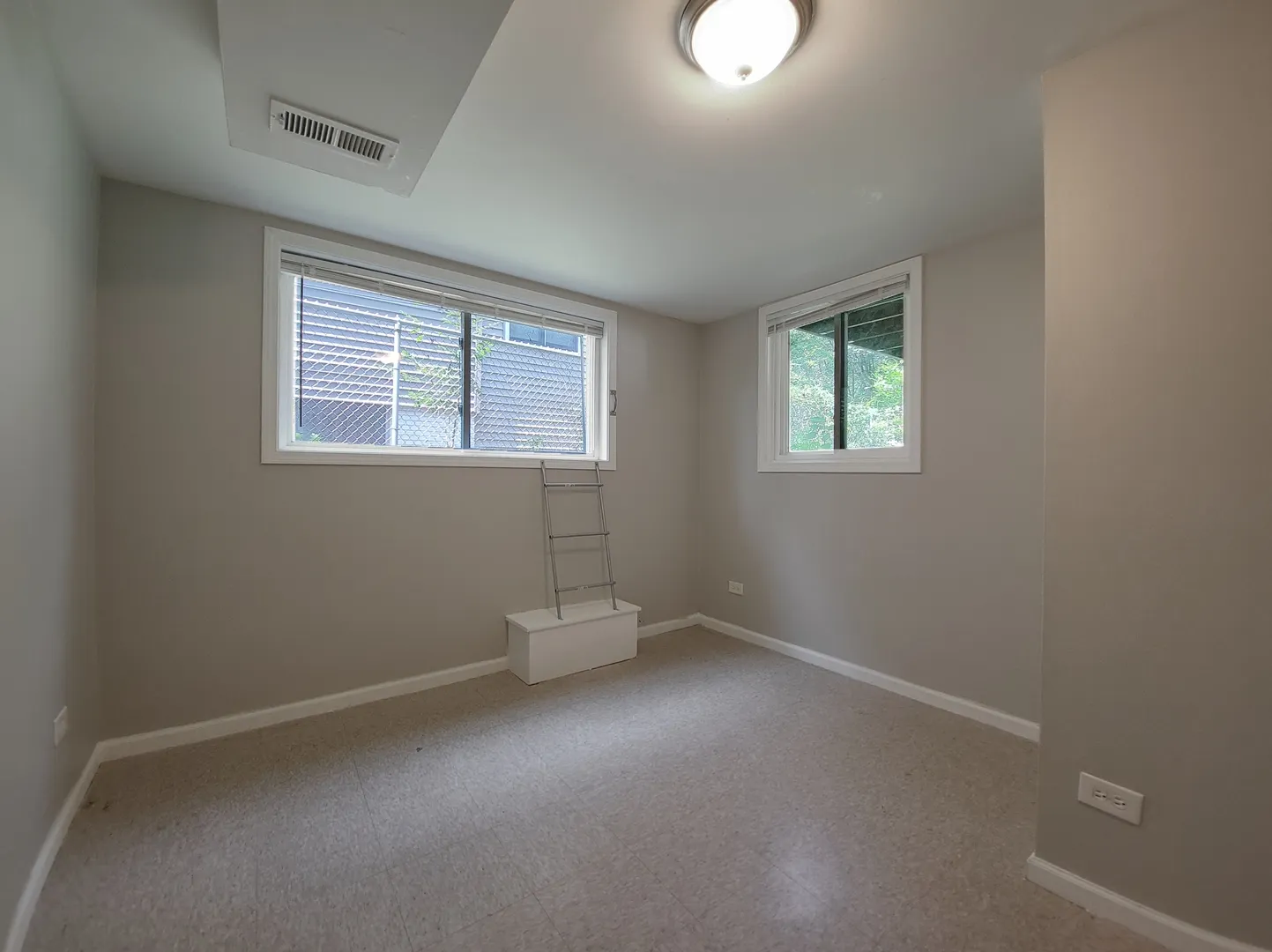 349 E Maple Drive IL