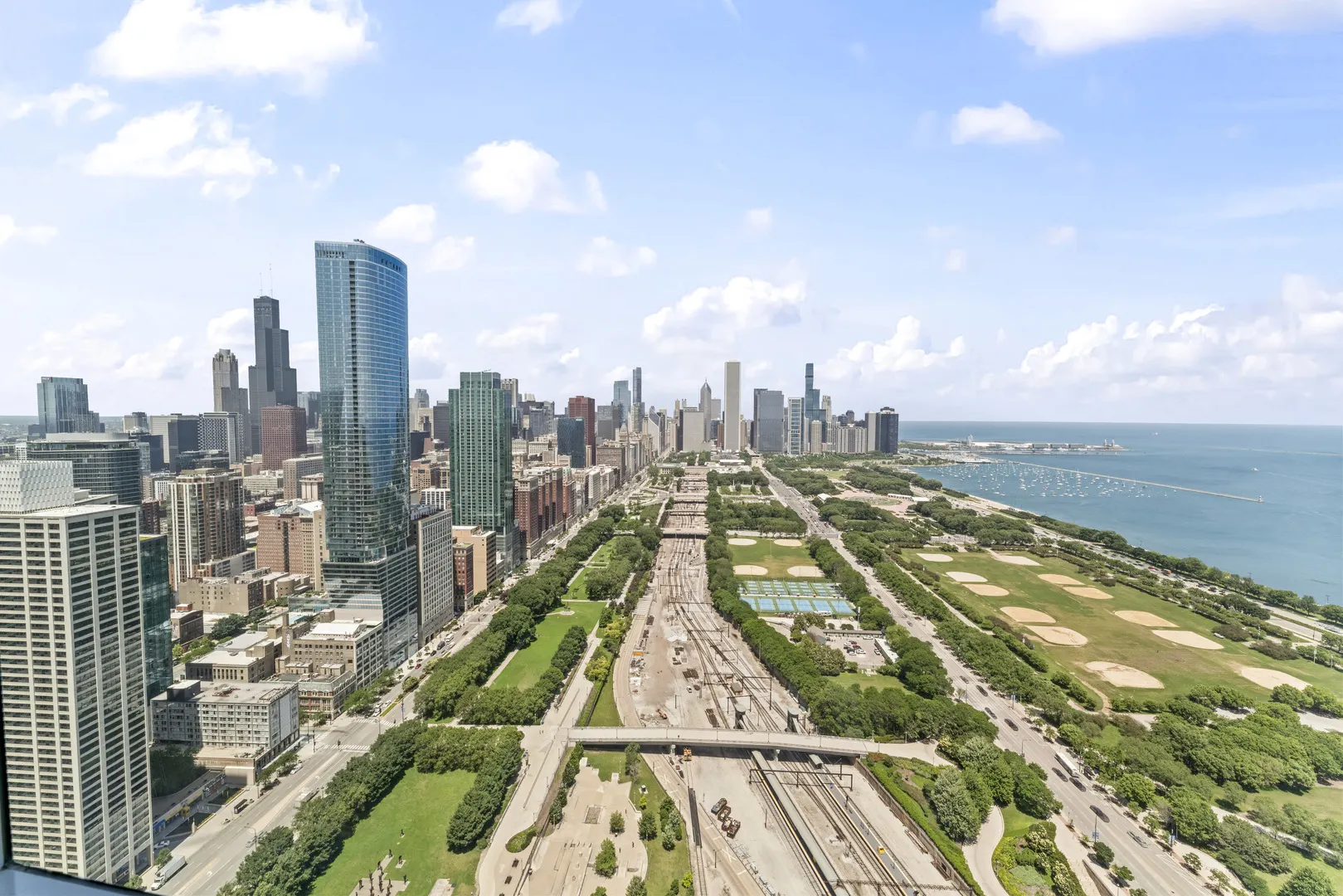 1201 S Prairie Avenue 4702 IL