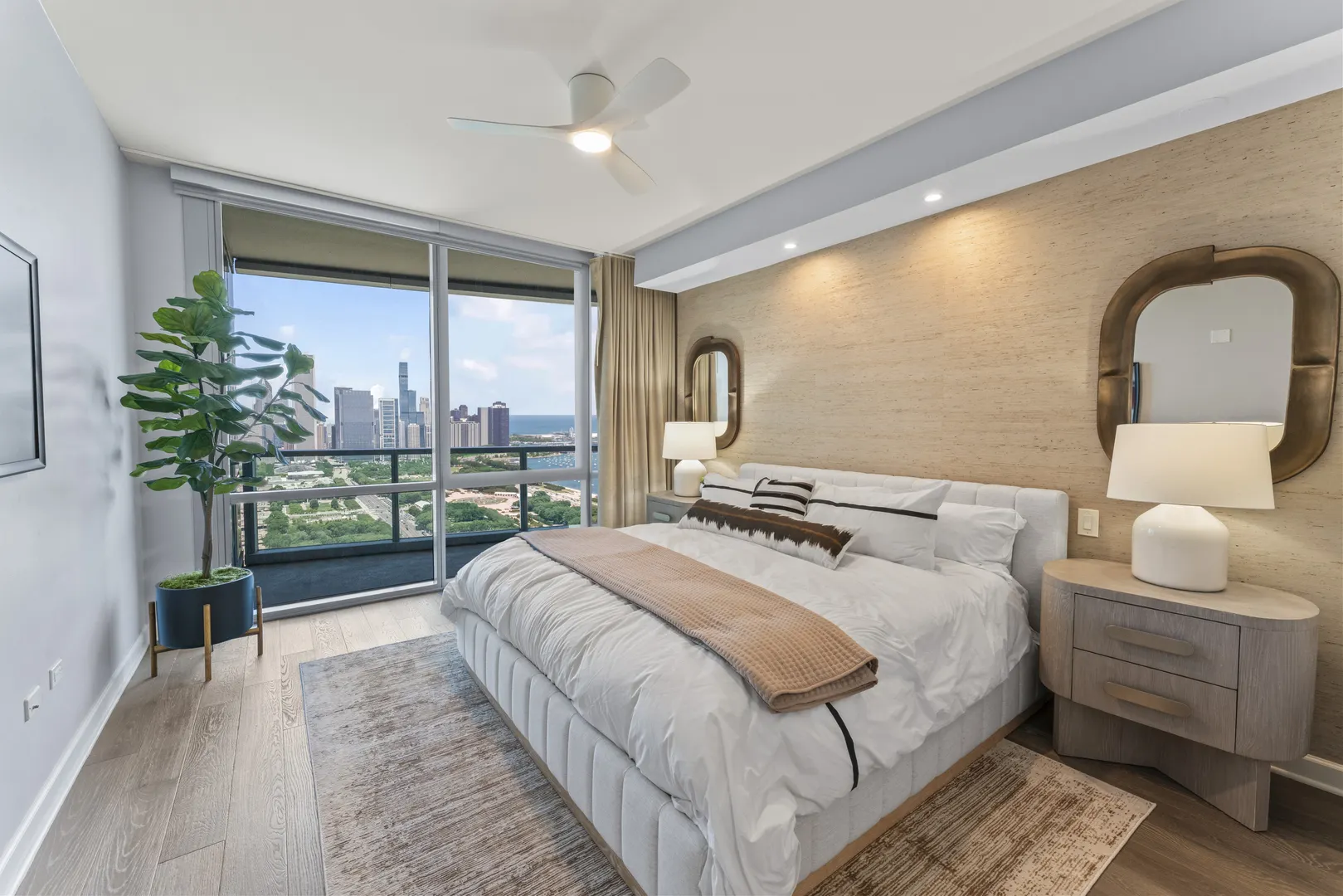 1201 S Prairie Avenue 4702 IL