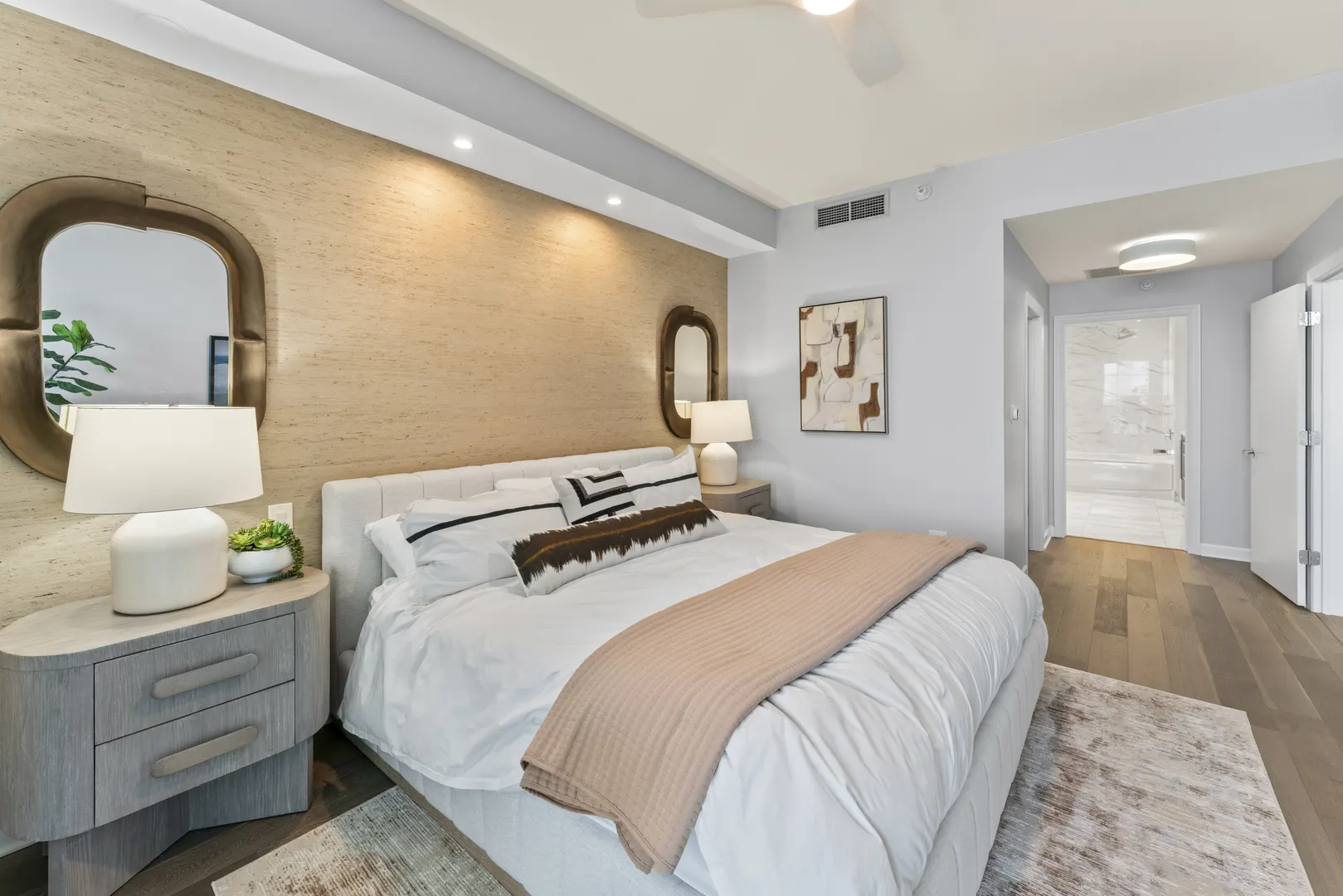 1201 S Prairie Avenue 4702 IL