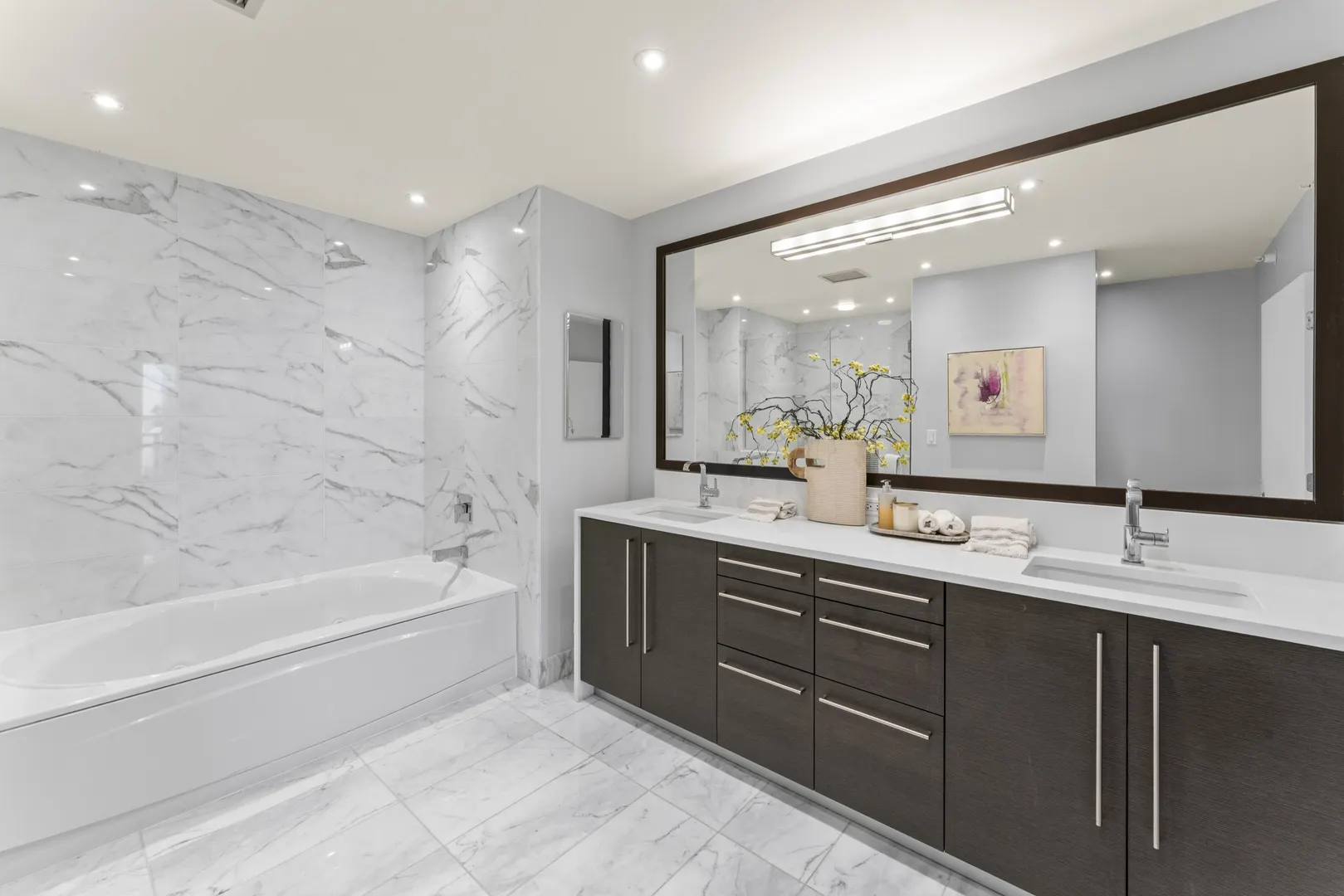 1201 S Prairie Avenue 4702 IL