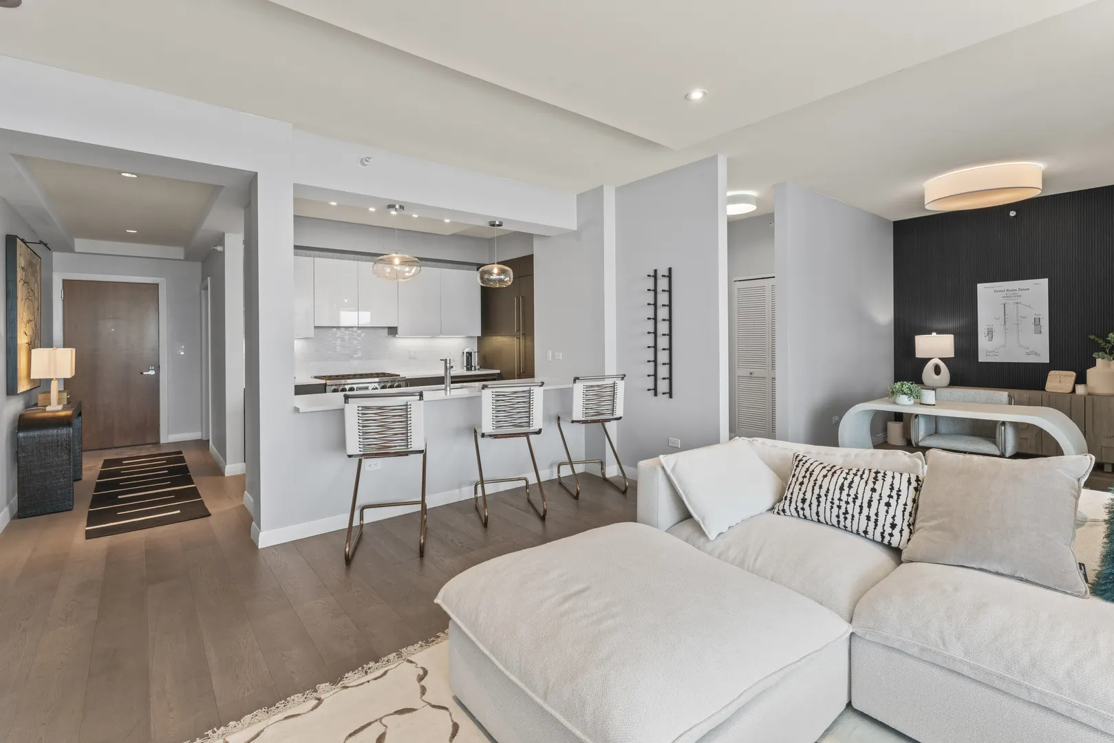 1201 S Prairie Avenue 4702 IL