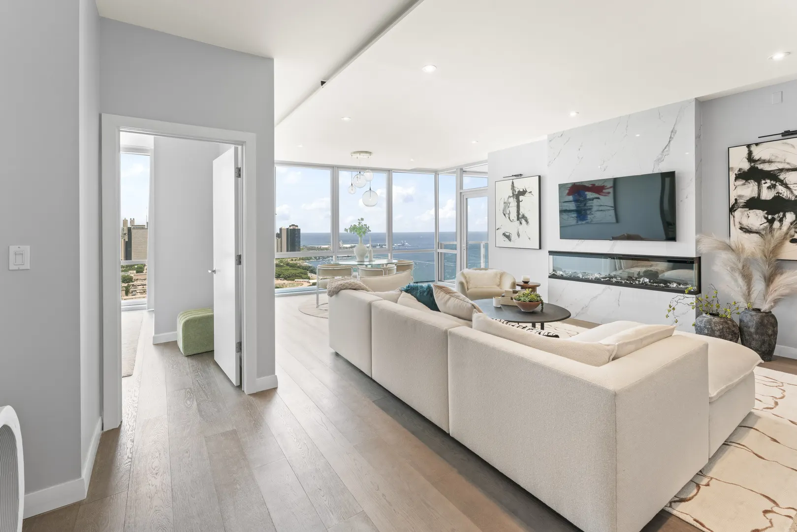 1201 S Prairie Avenue 4702 IL