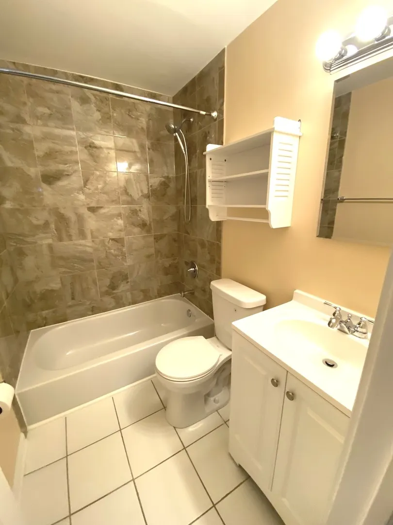 1619 N Windsor Drive 212 IL