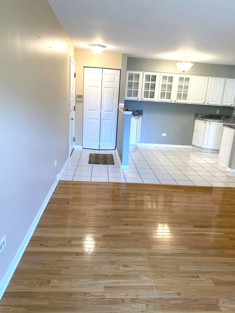 1619 N Windsor Drive 212 IL