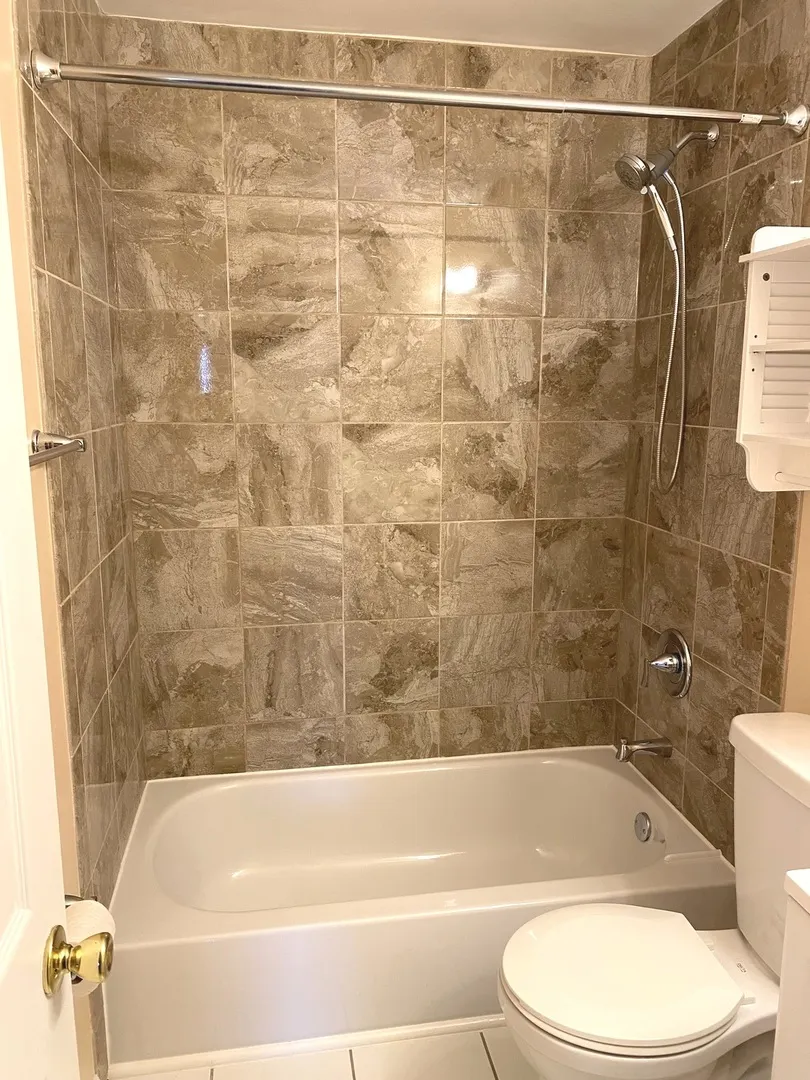 1619 N Windsor Drive 212 IL