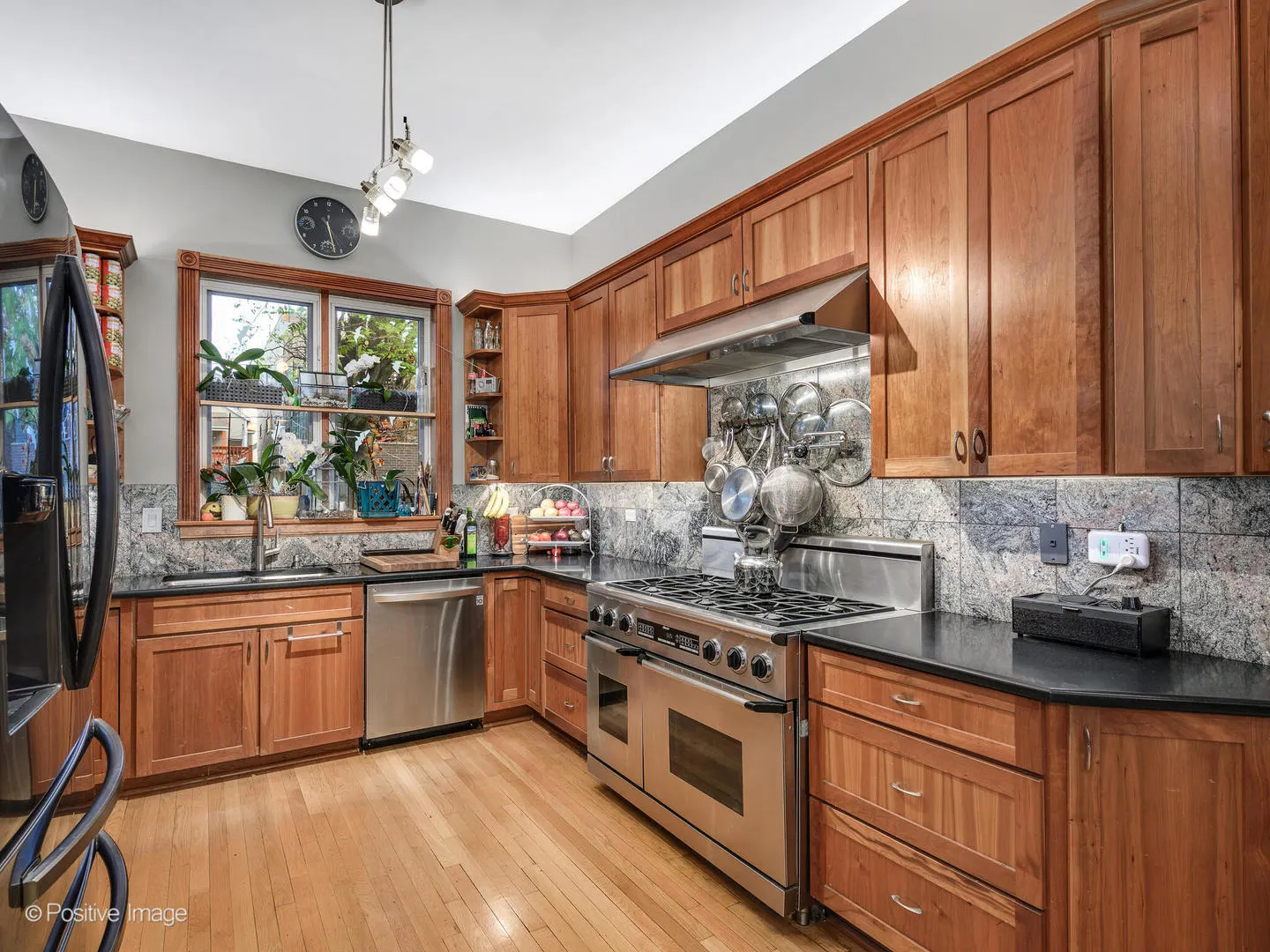 823 S Oakley Boulevard IL