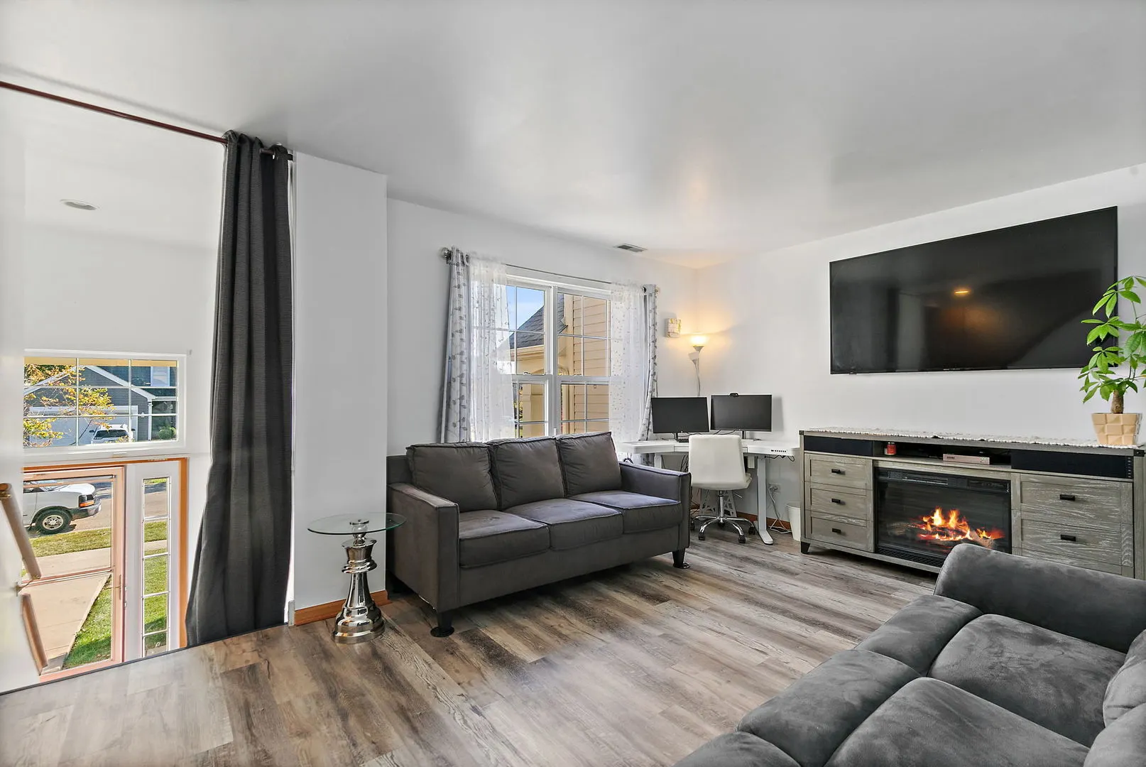 2573 Canyon Drive IL