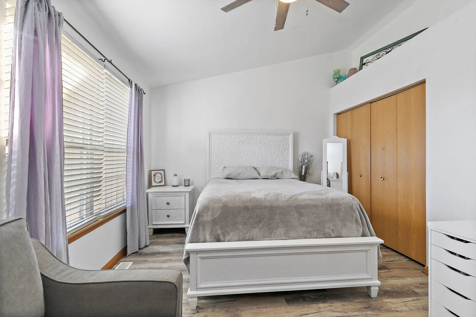 2573 Canyon Drive IL