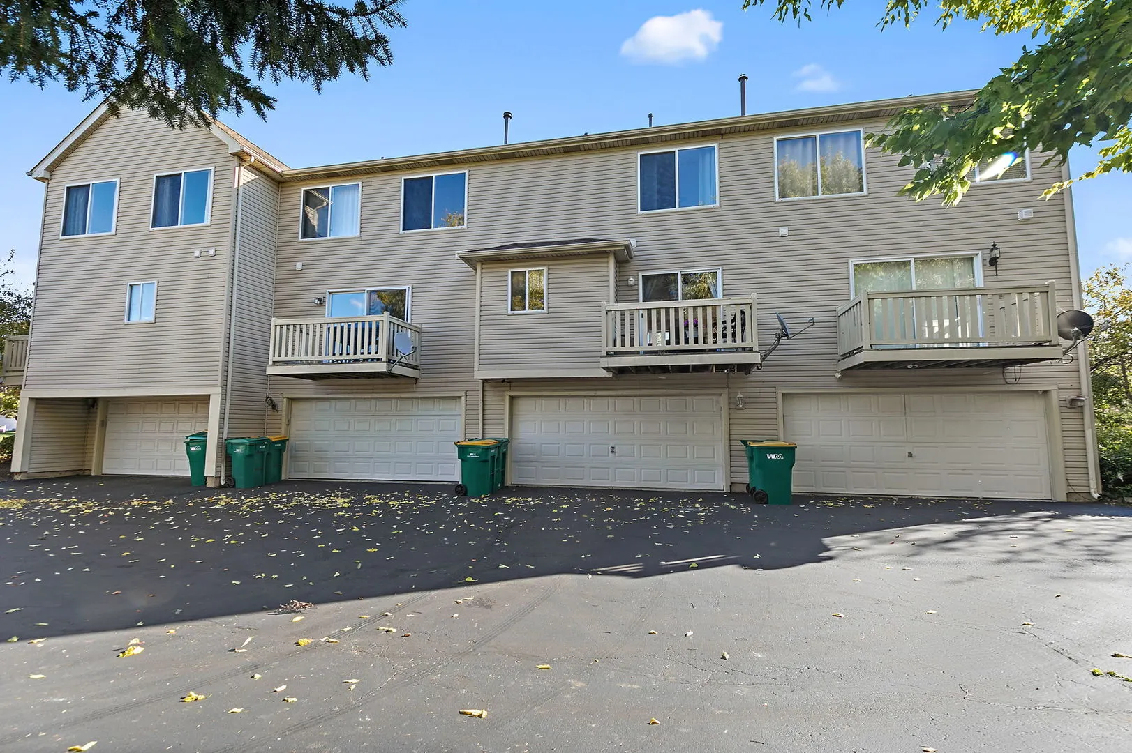 2573 Canyon Drive IL