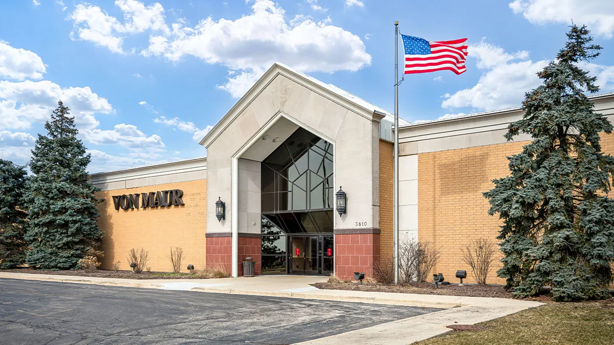 445 Lakeshore Court IL