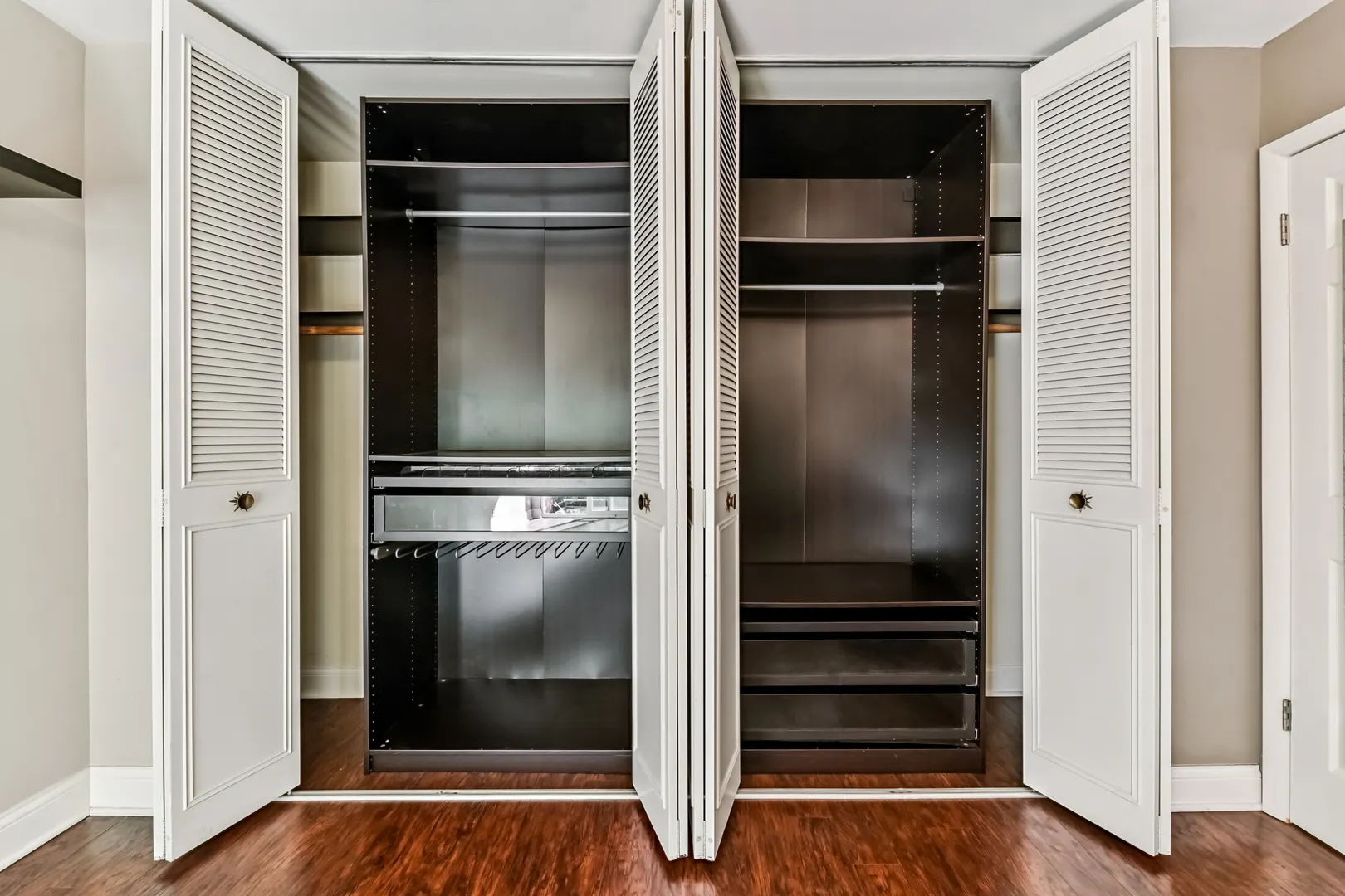 6961 N Oakley Avenue 210 IL