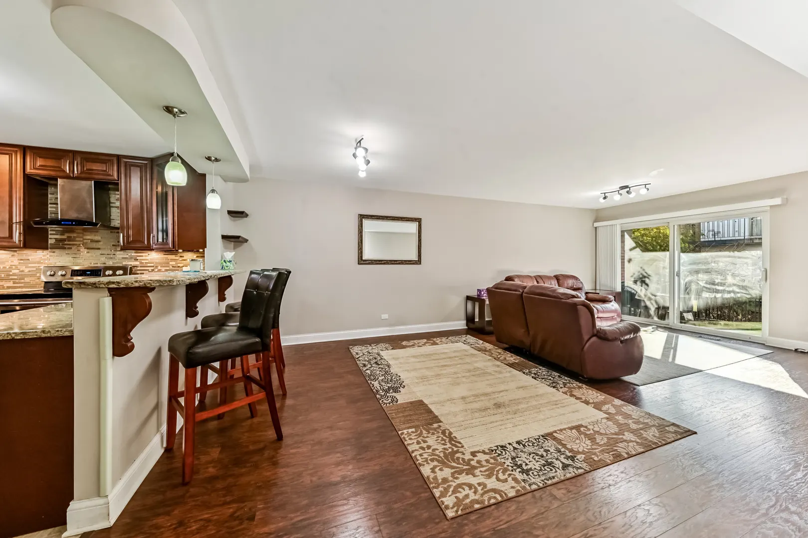 6961 N Oakley Avenue 210 IL