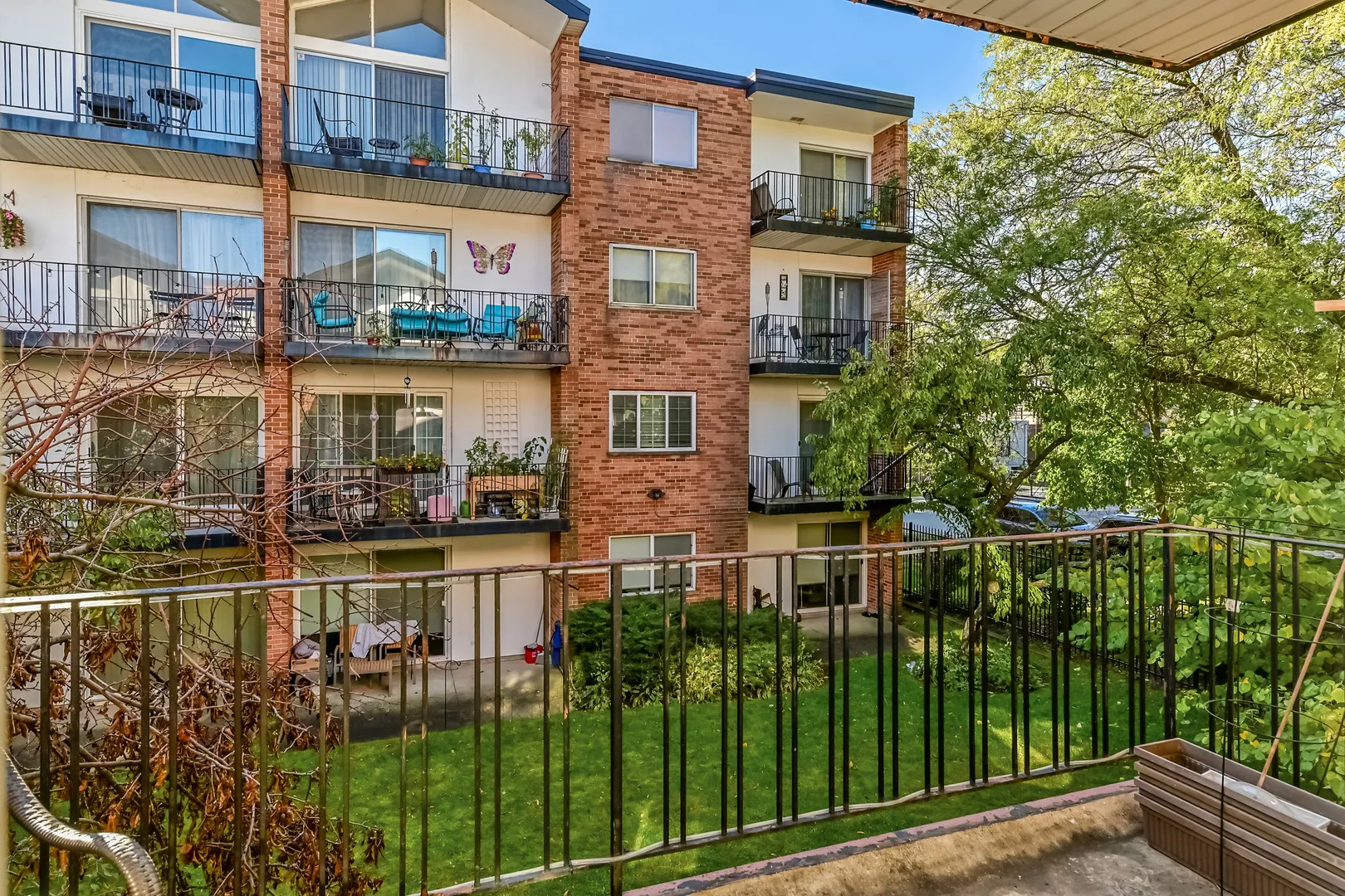 6961 N Oakley Avenue 210 IL