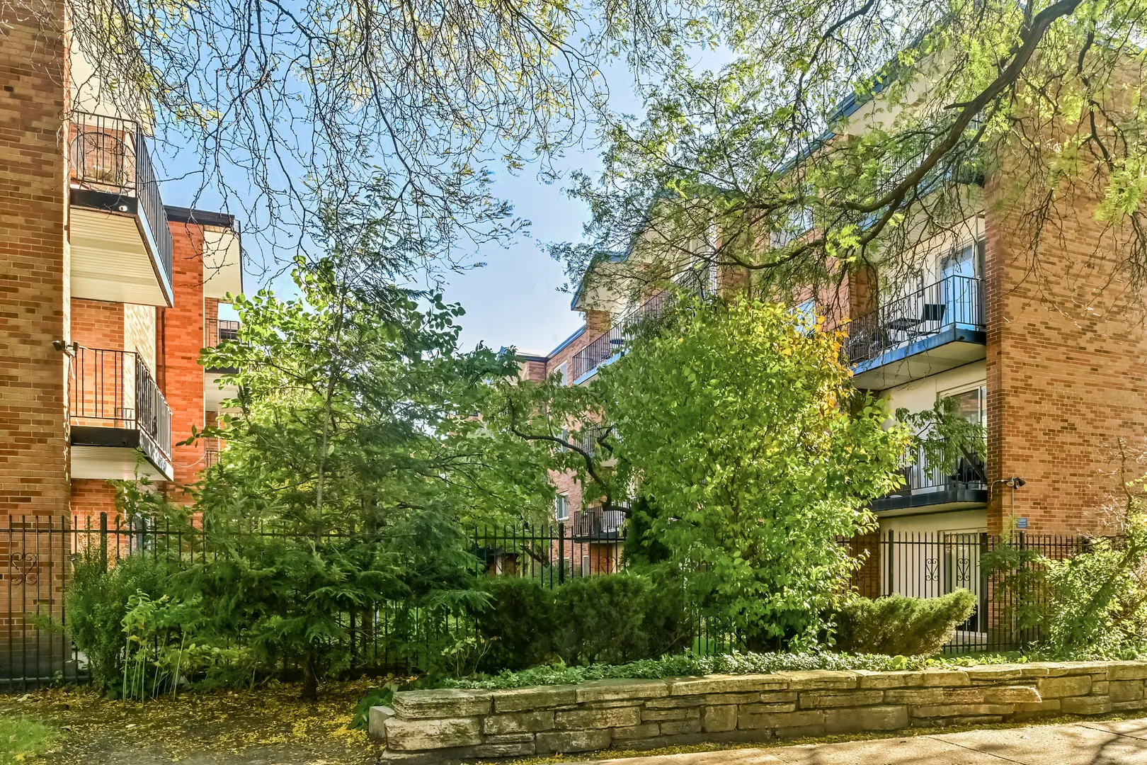 6961 N Oakley Avenue 210 IL