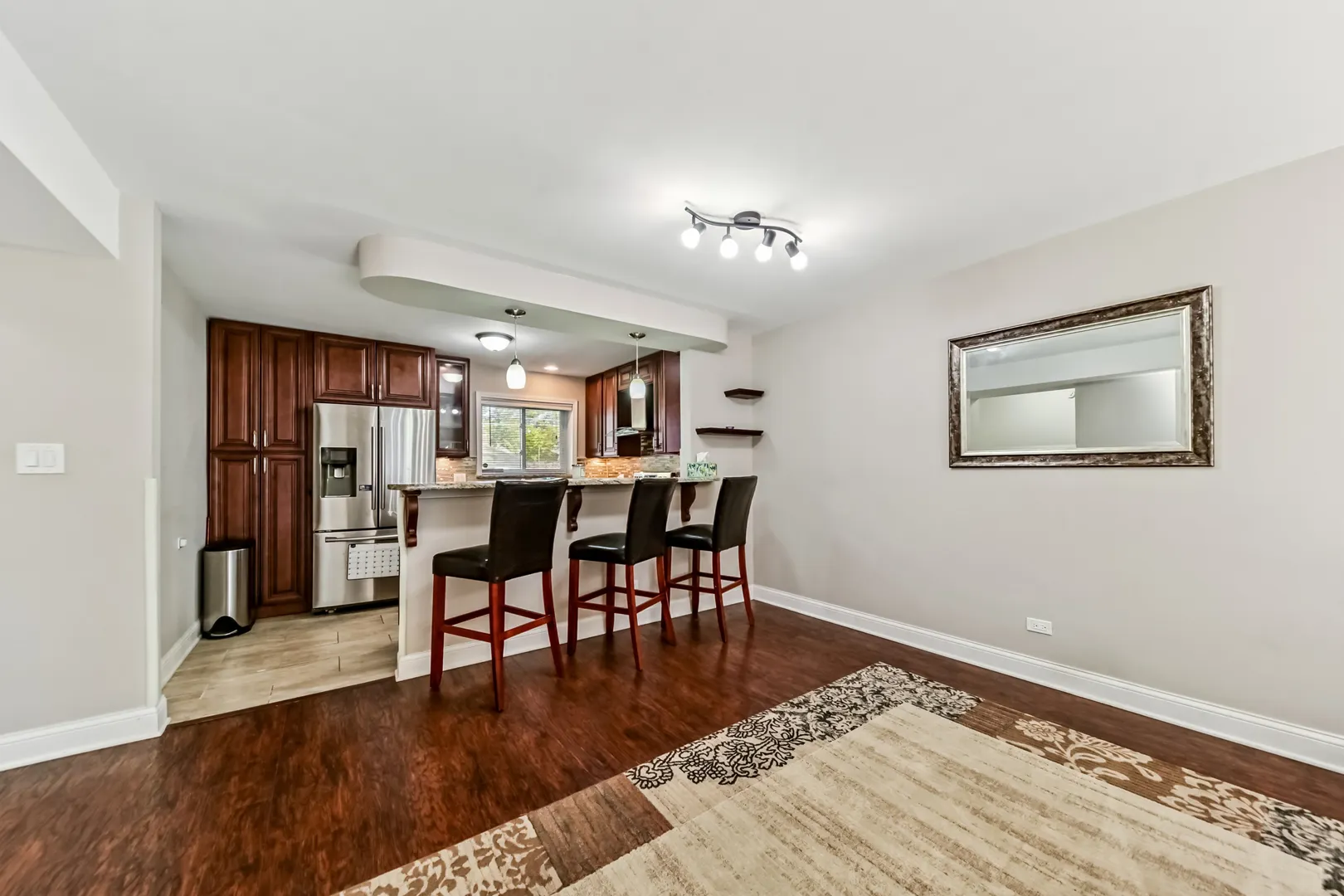 6961 N Oakley Avenue 210 IL