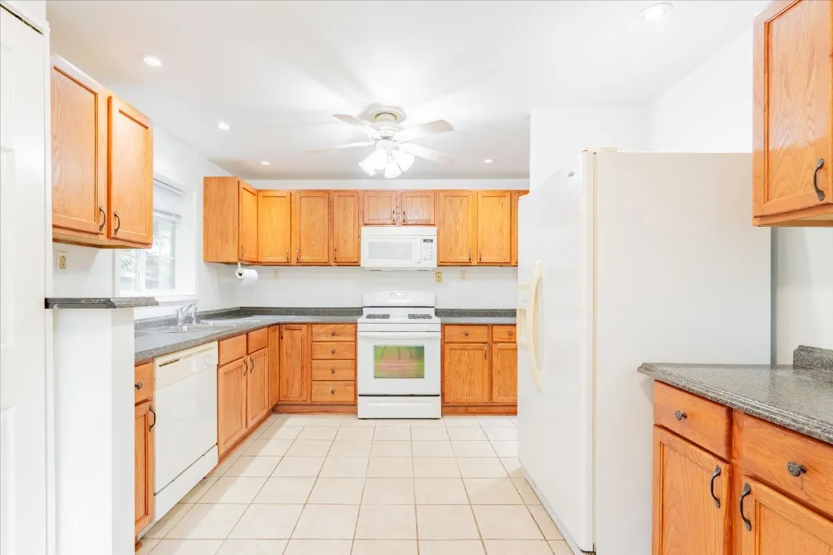 218 E Peoria Street IL