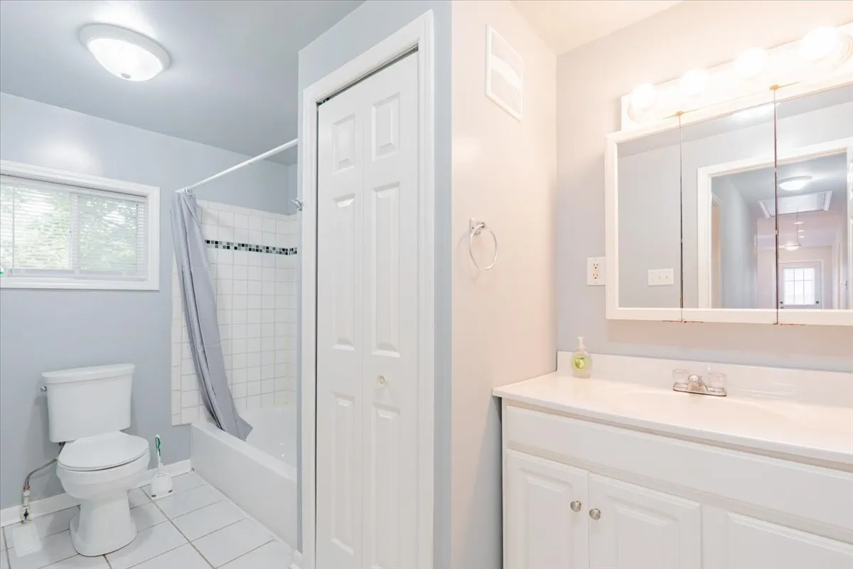 218 E Peoria Street IL