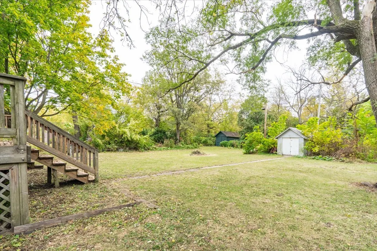 218 E Peoria Street IL