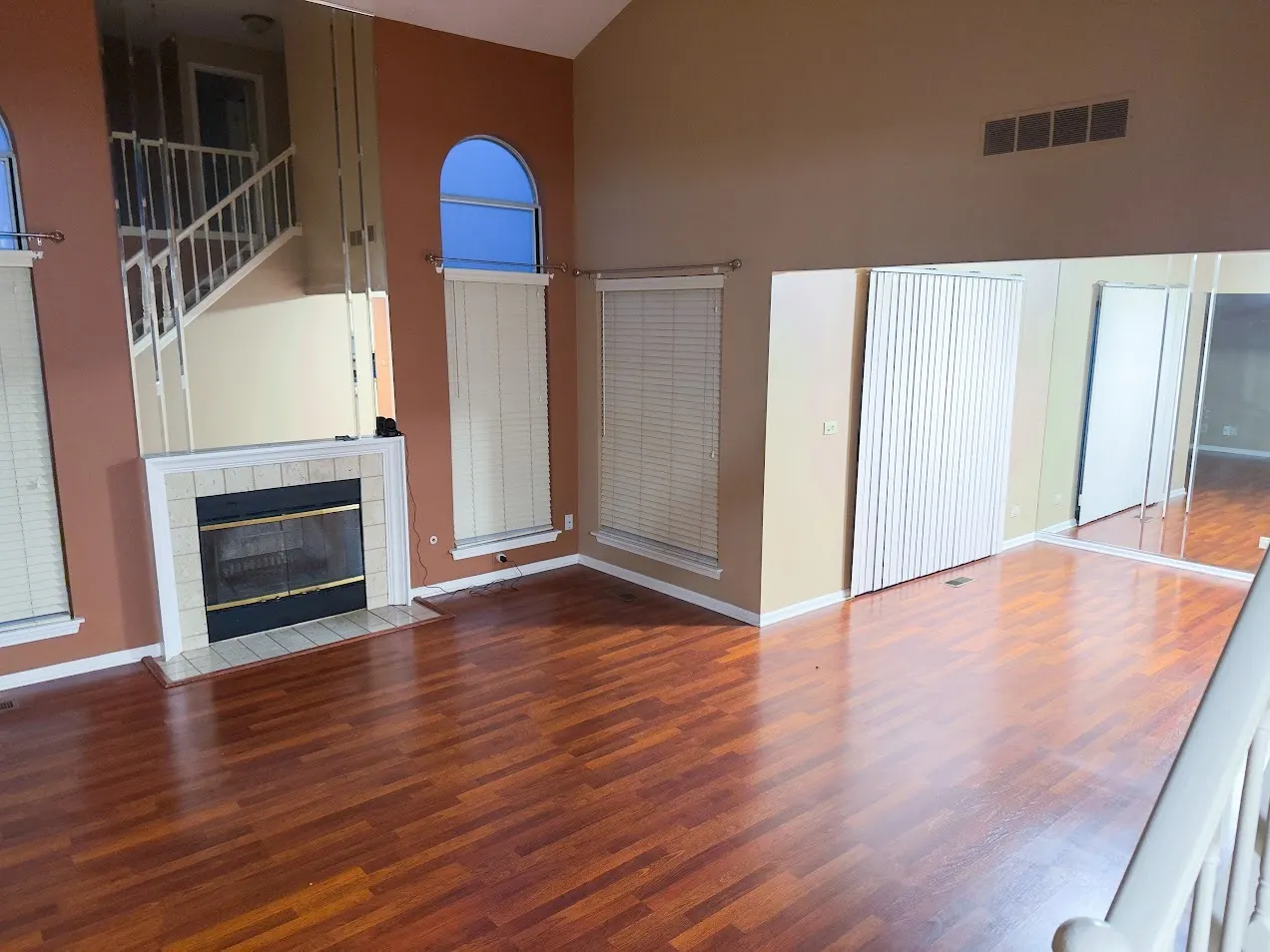 1042 Ridgefield Circle 1042 IL