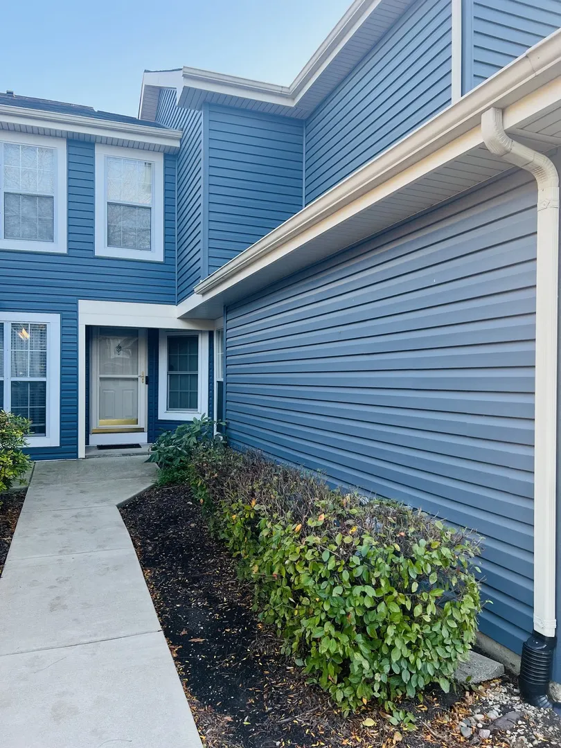 1042 Ridgefield Circle 1042 IL