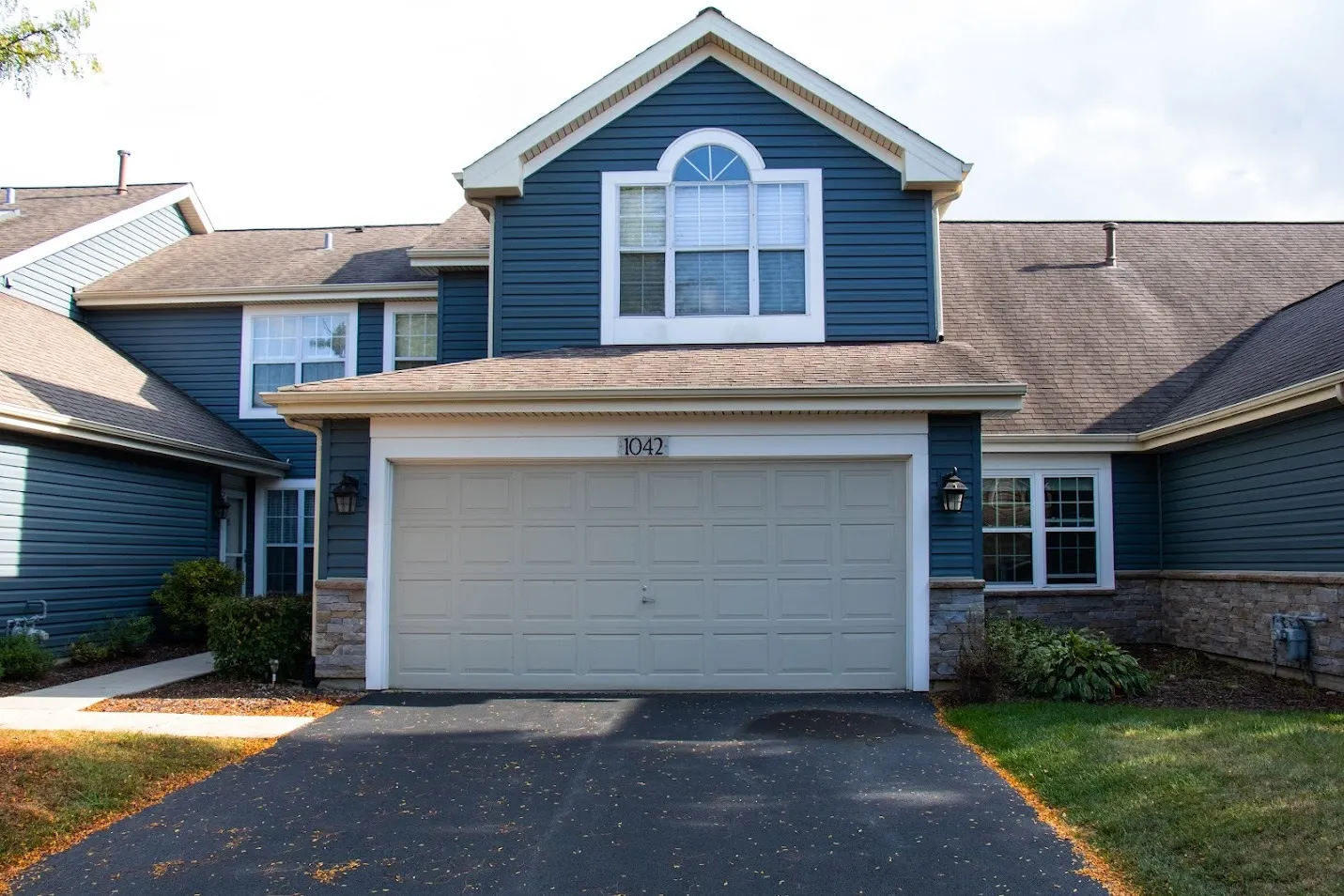 1042 Ridgefield Circle 1042 IL