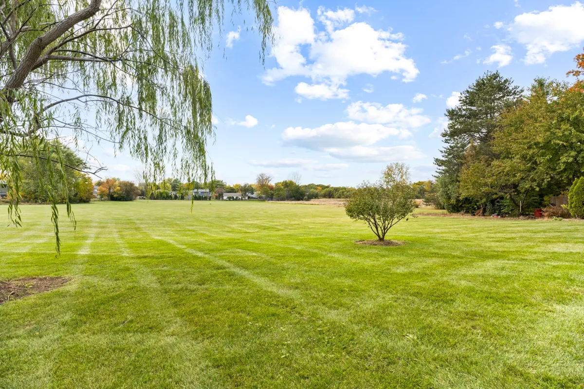 360 Olympia Court IL