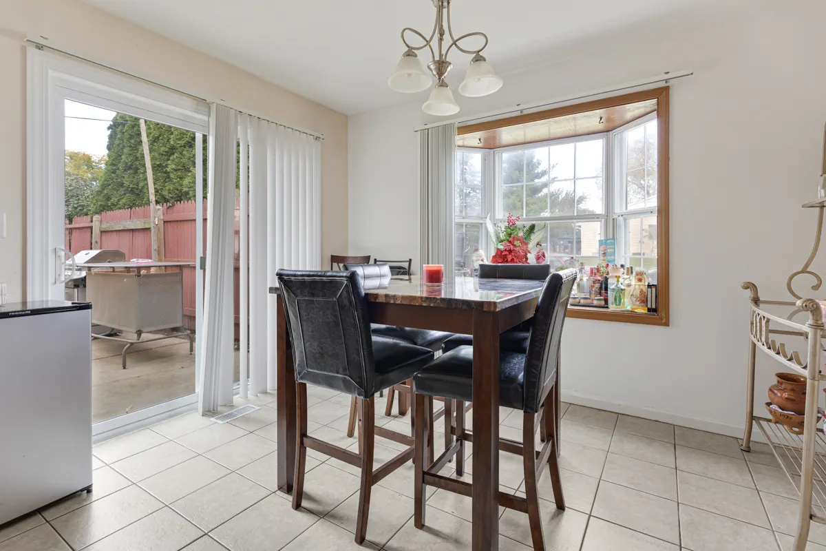 360 Olympia Court IL