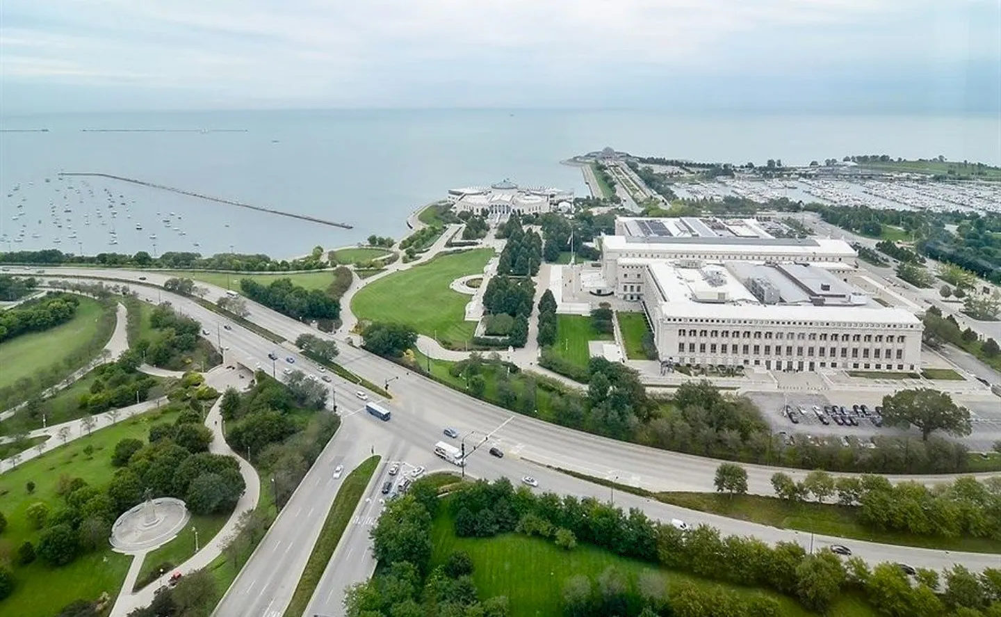 1211 S Prairie Avenue 3603 IL