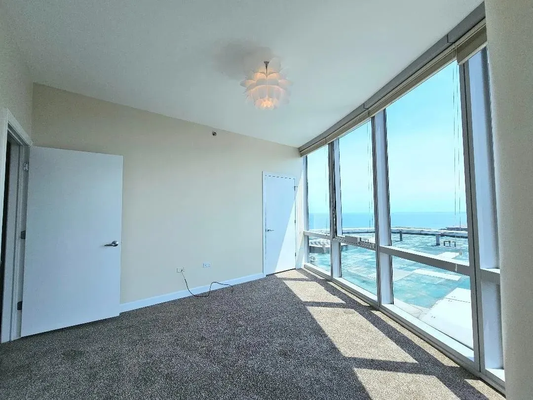 1211 S Prairie Avenue 3603 IL