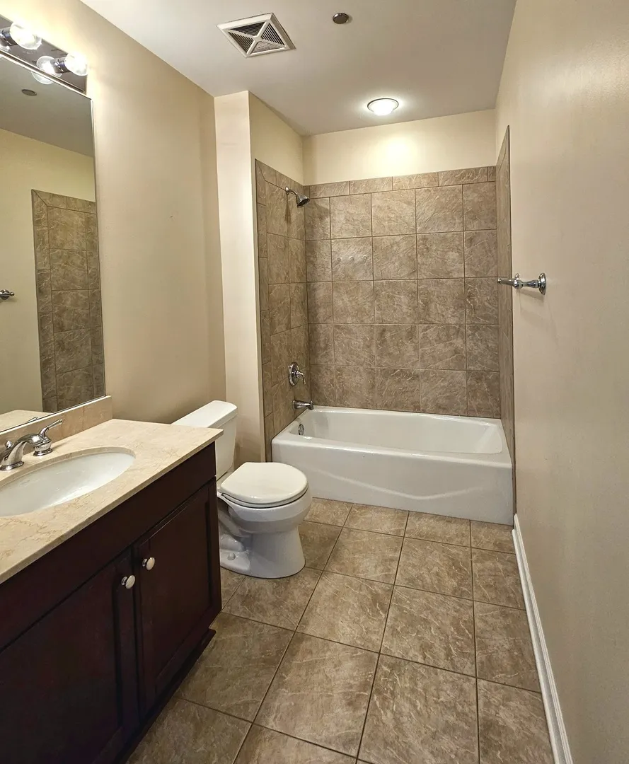 1211 S Prairie Avenue 3603 IL